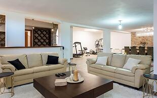 Villa Noulia With 4 Bedrooms and 2 Bathrooms