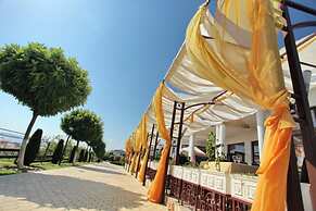 DIAMOND Apart Complex