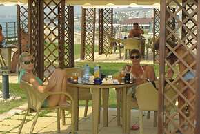 DIAMOND Apart Complex