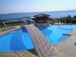 DIAMOND Apart Complex