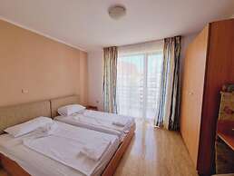 DIAMOND Apart Complex