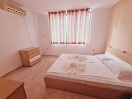 DIAMOND Apart Complex