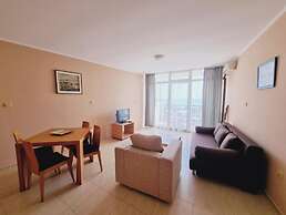 DIAMOND Apart Complex