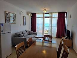 DIAMOND Apart Complex