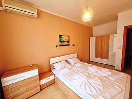 DIAMOND Apart Complex