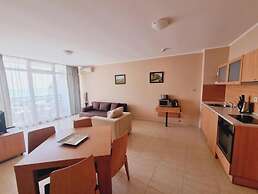 DIAMOND Apart Complex