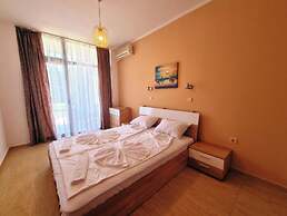 DIAMOND Apart Complex