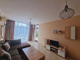 DIAMOND Apart Complex