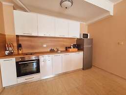 DIAMOND Apart Complex