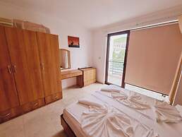 DIAMOND Apart Complex