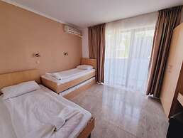 DIAMOND Apart Complex