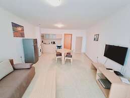 DIAMOND Apart Complex