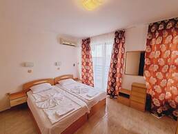 DIAMOND Apart Complex