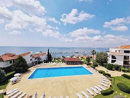 DIAMOND Apart Complex