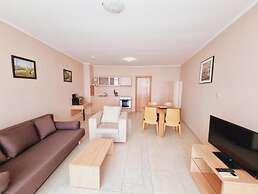 DIAMOND Apart Complex