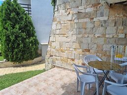 DIAMOND Apart Complex