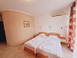 DIAMOND Apart Complex