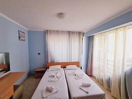 DIAMOND Apart Complex