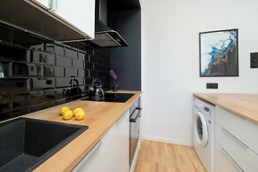Studio With Bathub in Lodz by Renters
