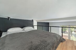 Studio With Bathub in Lodz by Renters