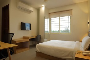 Dreamotel Luxury Suites and Rooms
