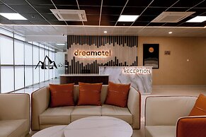 Dreamotel Luxury Suites and Rooms