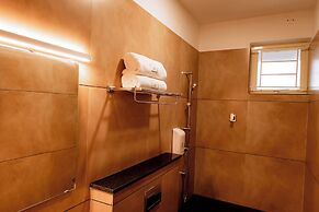 Dreamotel Luxury Suites and Rooms