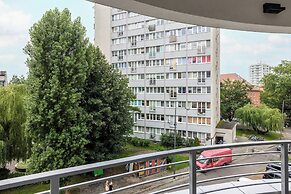 Sun Towers With Parking by Renters