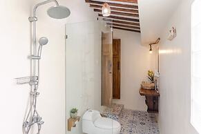 Madeira Javanese Joglo, Jimbaran