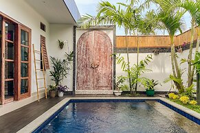 Madeira Javanese Joglo, Jimbaran