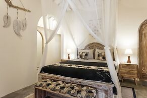 Madeira Javanese Joglo, Jimbaran