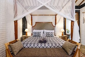 Madeira Javanese Joglo, Jimbaran