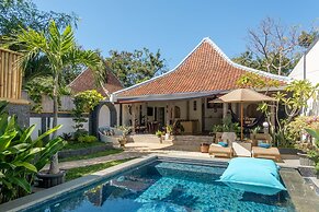 Madeira Javanese Joglo, Jimbaran