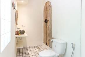 Madeira Javanese Joglo, Jimbaran