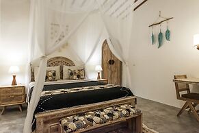 Madeira Javanese Joglo, Jimbaran