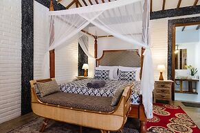 Madeira Javanese Joglo, Jimbaran