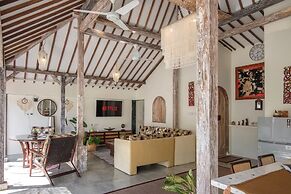 Madeira Javanese Joglo, Jimbaran