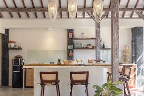 Madeira Javanese Joglo, Jimbaran