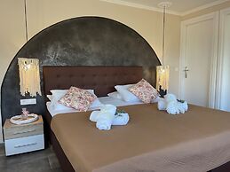 Villa De La Vita Alykes