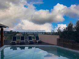 Villa De La Vita Alykes