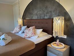 Villa De La Vita Alykes