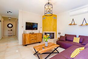 Villa Trules With Private Swimming Pool