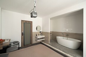 Zeus Living - Harmony Hideout