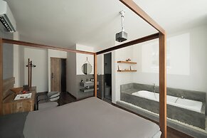 Zeus Living - Harmony Hideout