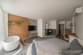 Zeus Living - Harmony Hideout