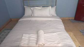 Lux Suites Hotfoot Homestays  Isiolo