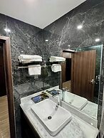 LUXURY PHOENIX HOTEL 2