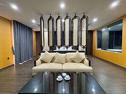 LUXURY PHOENIX HOTEL 2