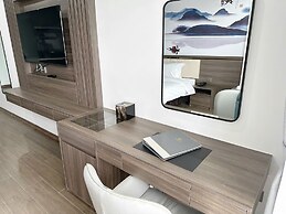 LUXURY PHOENIX HOTEL 2