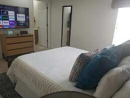 Charming 3BR Retreat Jacuzzi Comfort for 6